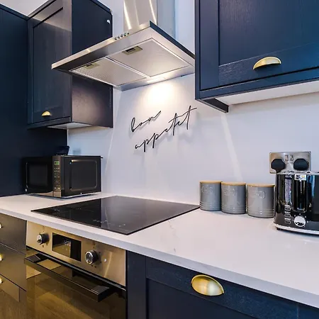 Luxury 3bed Centre Sleeps 6