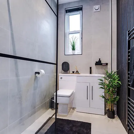 Luxury 3bed Centre Sleeps 6 *