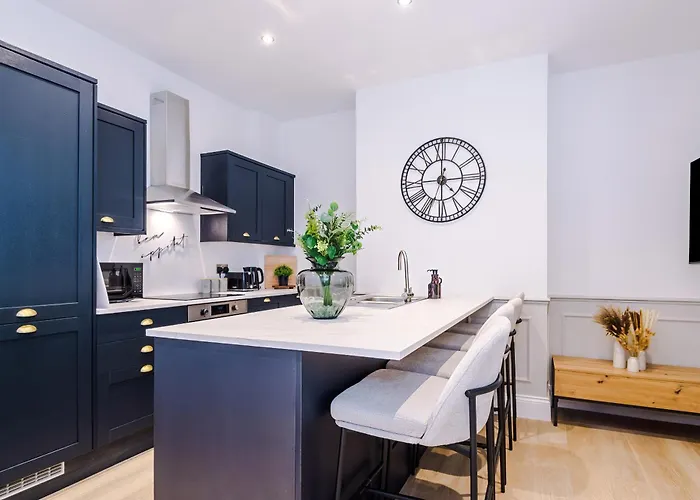 Luxury 3bed Centre Sleeps 6 *