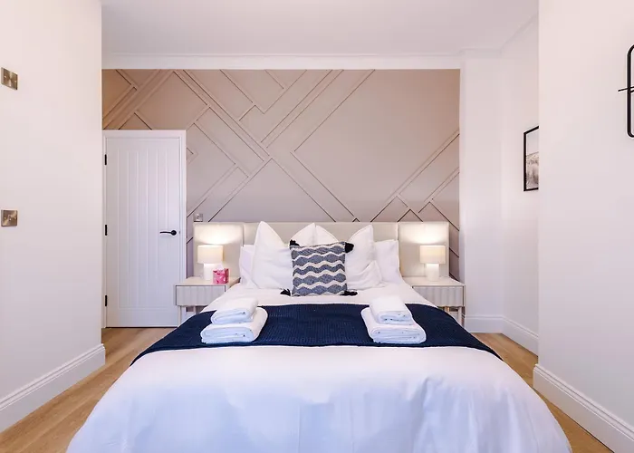 Luxury 3bed Centre Sleeps 6