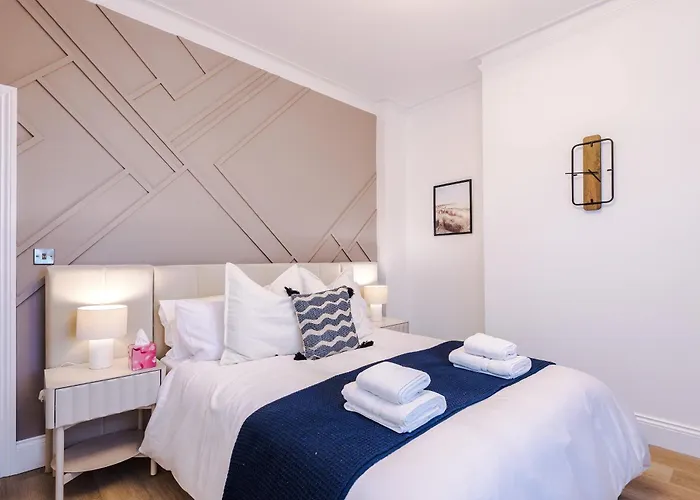 Luxury 3bed Centre Sleeps 6 *