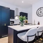 Luxury 3bed Centre Sleeps 6 *