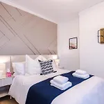 Luxury 3bed Centre Sleeps 6 *